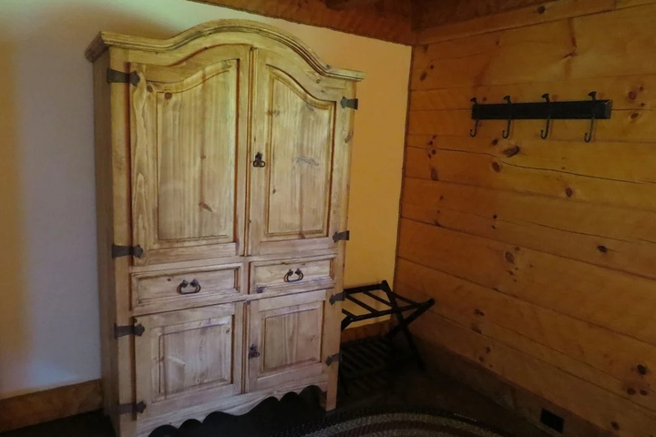 Room 5 of 18