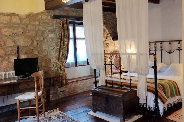 Room 8 of 29