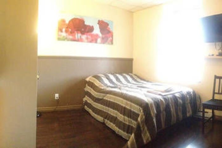 Room 18 of 33