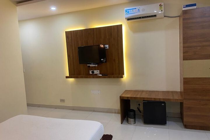 Room 14 of 34