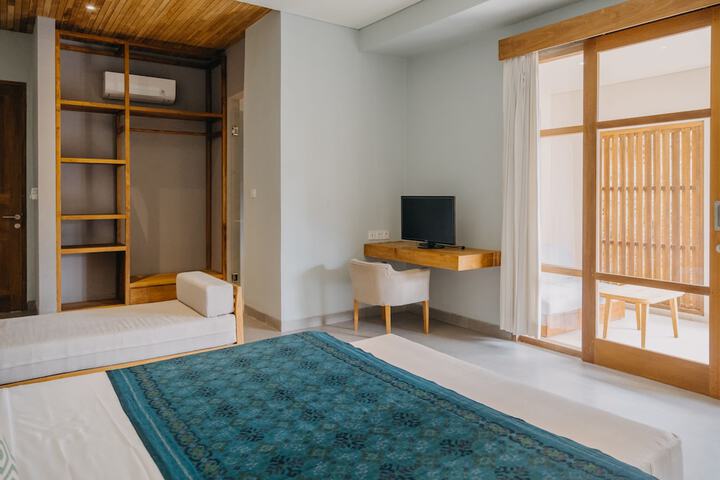 Room 5 of 62