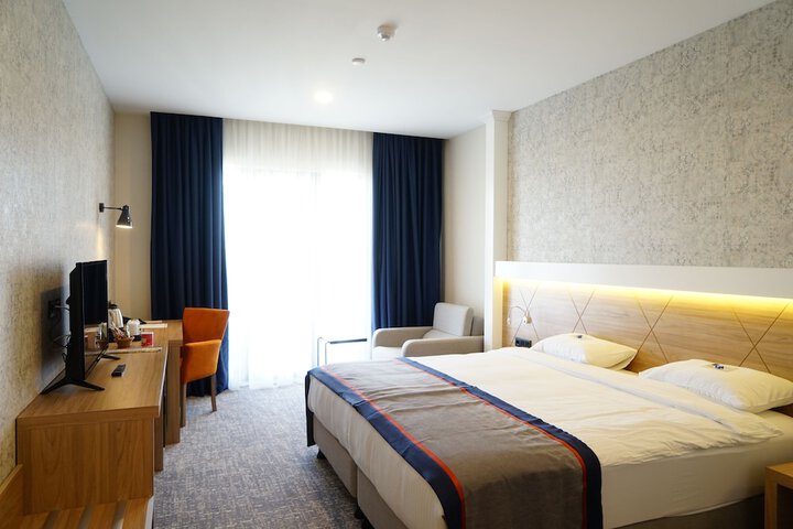 Room 3 of 59