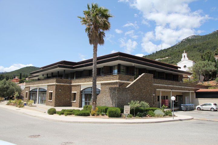 Hotel 63 of 96