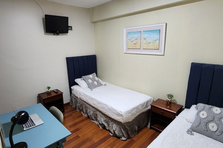 Room 33 of 73