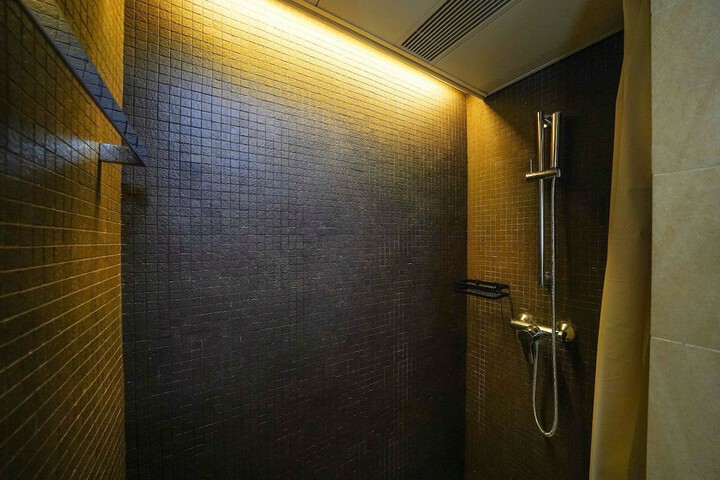 Room 29 of 53