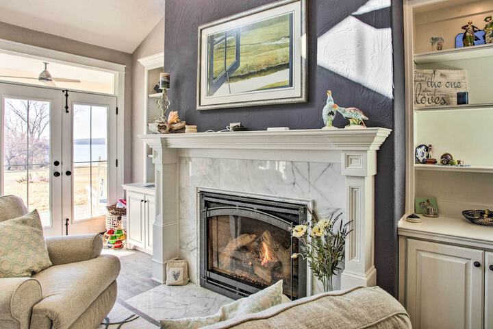 Spacious Kingston Home on Lake Texoma!