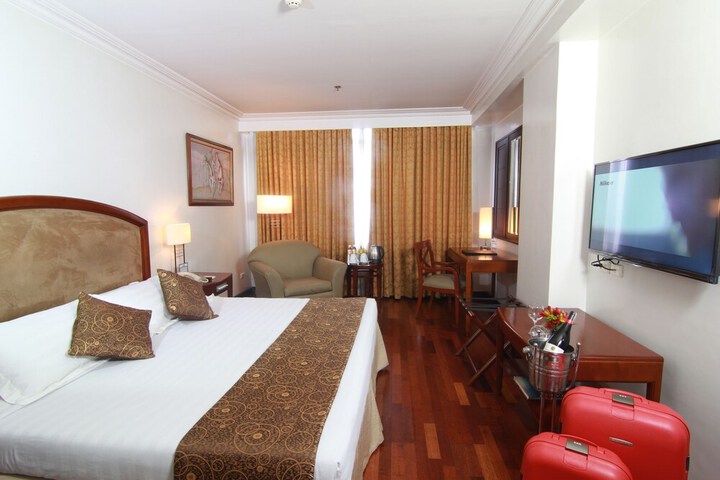 Room 9 of 40