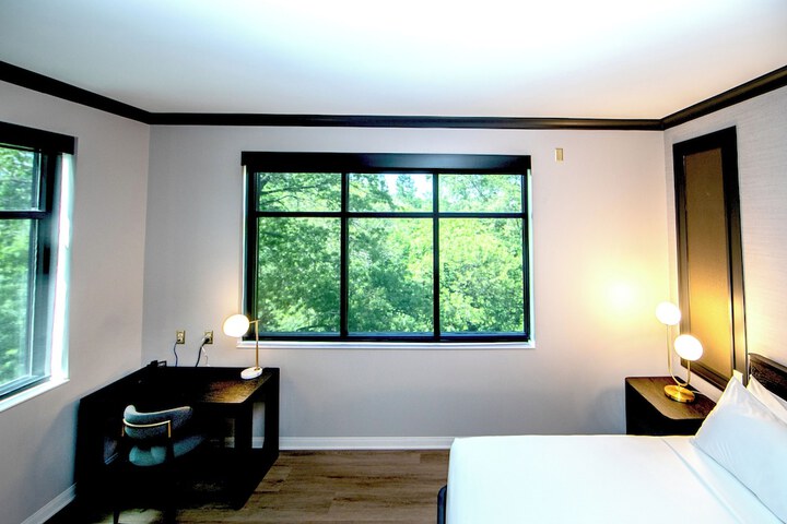 Room 5 of 15