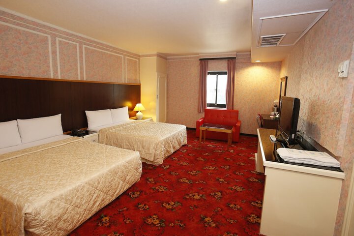 Room 3 of 18