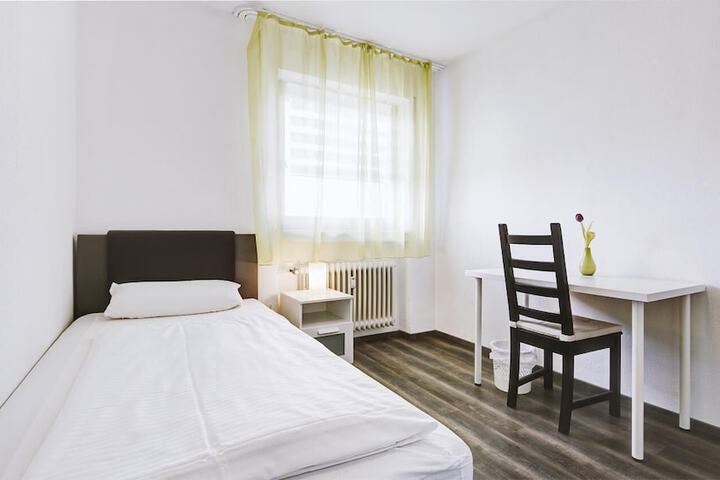 Room 4 of 19