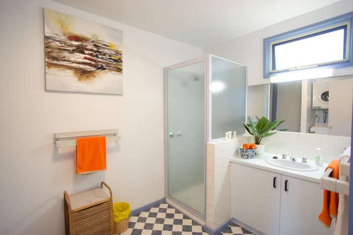 Room 17 of 28