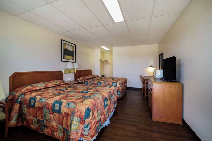 Room 9 of 36