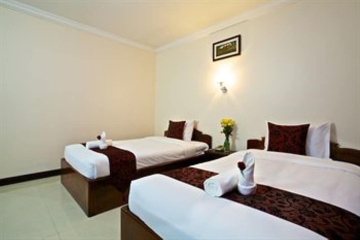 Room 8 of 32
