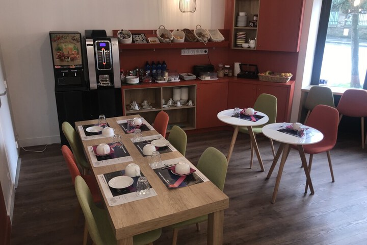 Breakfast/Coffee Service 45 of 48