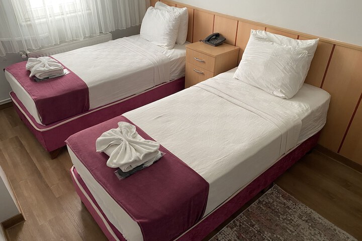 Room 6 of 30