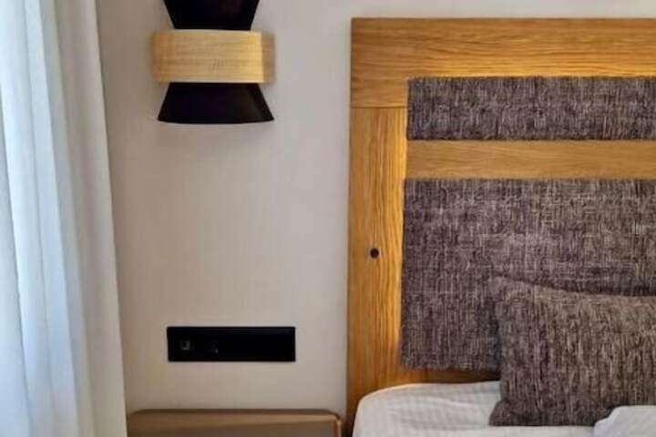 Room 37 of 112