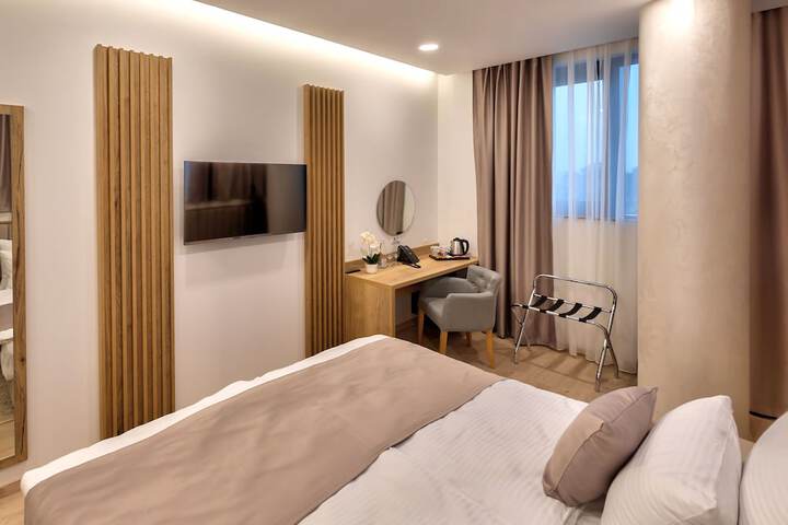 Room 15 of 35