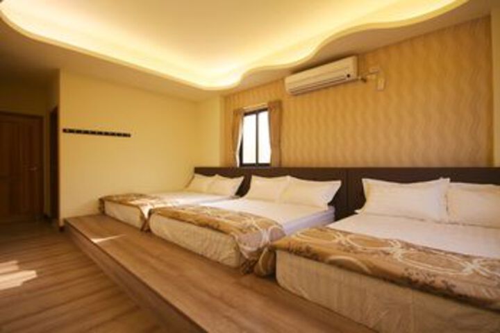 Room 3 of 7