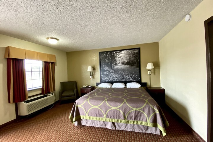 1 King Bed Mobility Accessible (13 of 18)