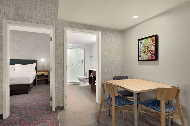 Room 8 of 39
