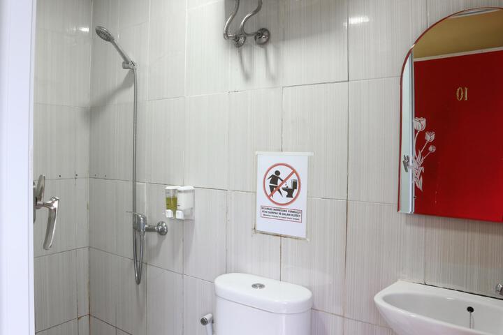 Room 4 of 13