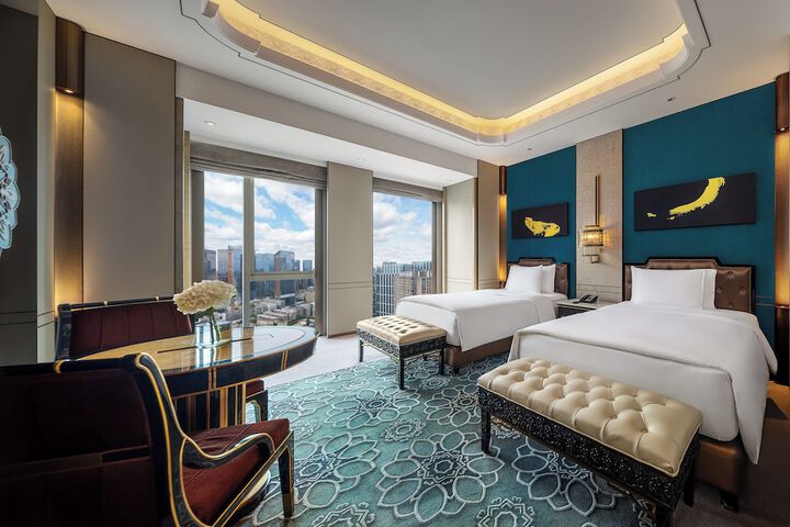 Room 34 of 90