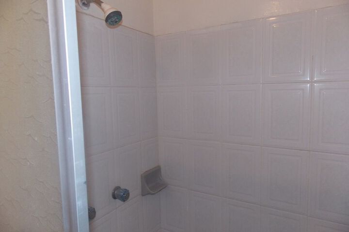 Room 5 of 6