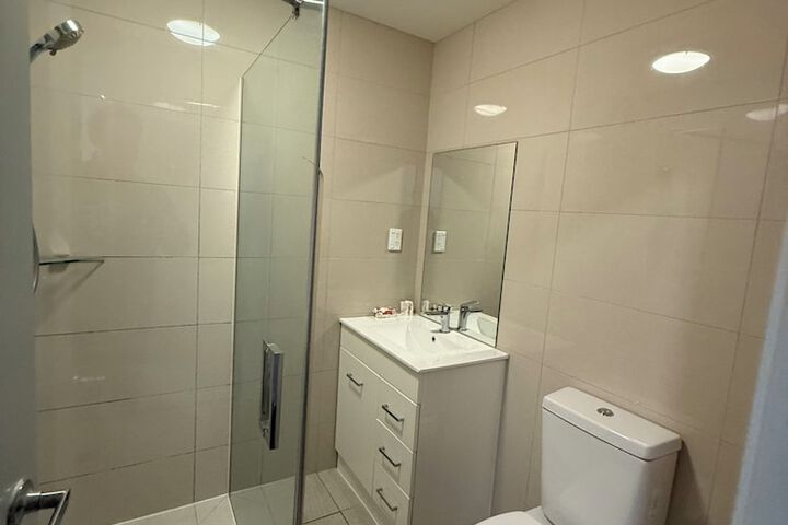 Room 16 of 19