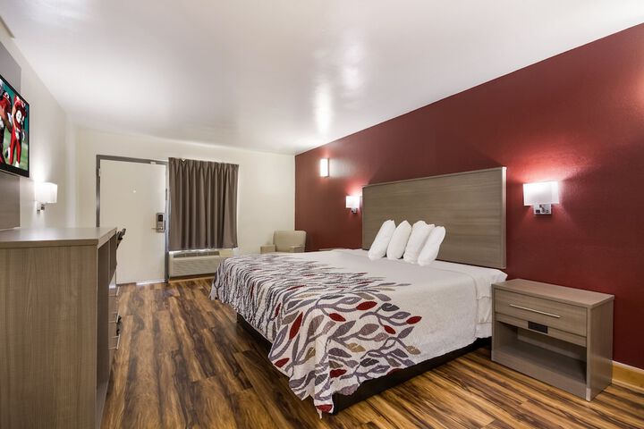 Room 12 of 34