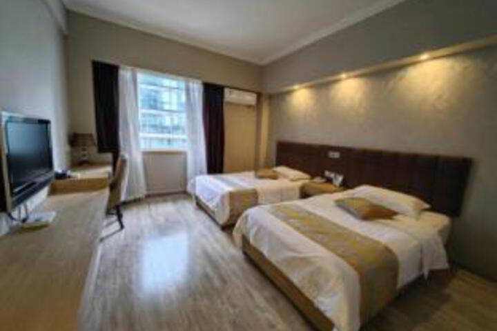 Room 22 of 23