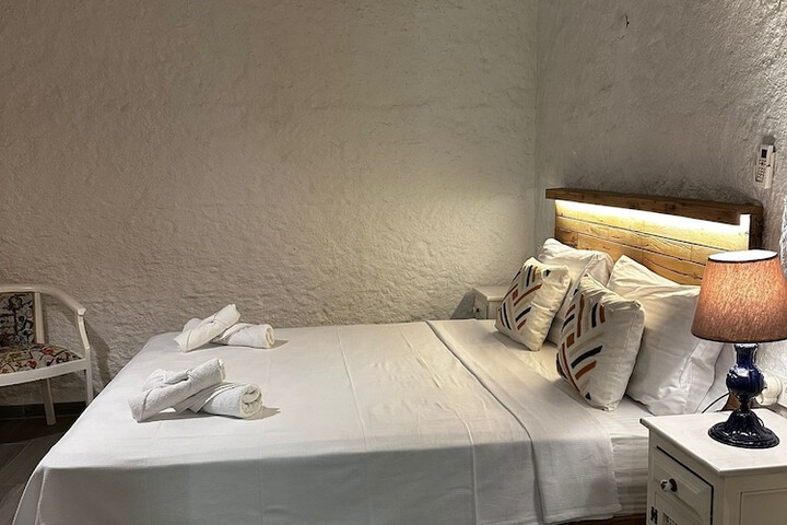 Room 25 of 42