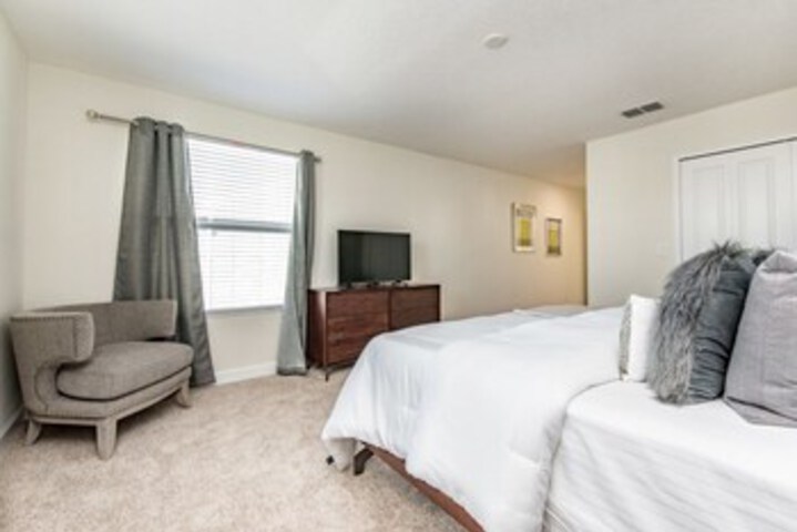 Room 9 of 26