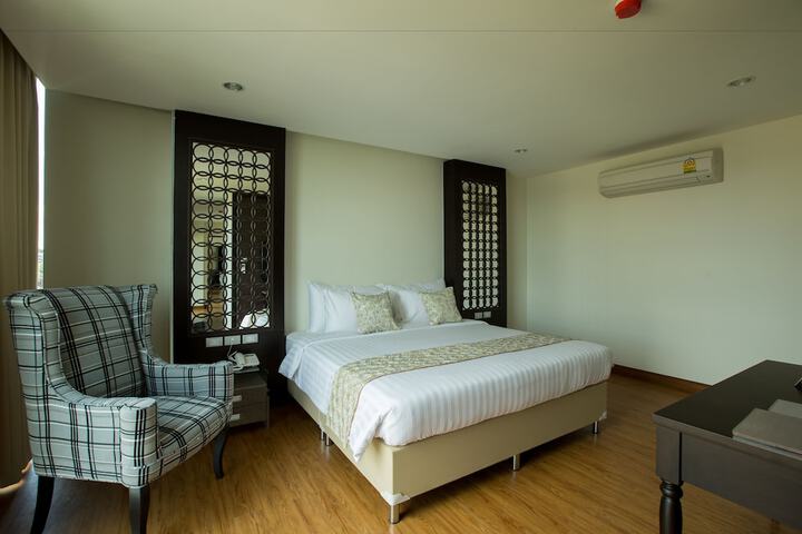 Room 10 of 131