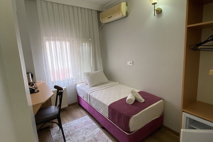 Room 3 of 30