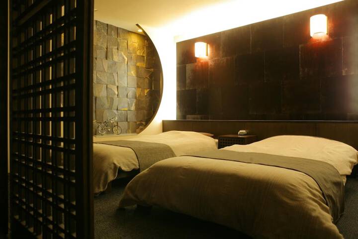 Room 12 of 51