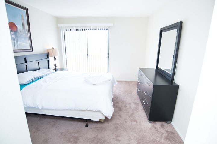 Room 10 of 93