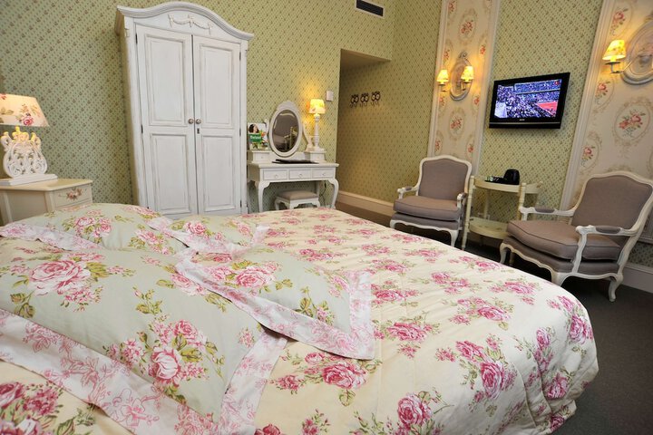 Room 34 of 106