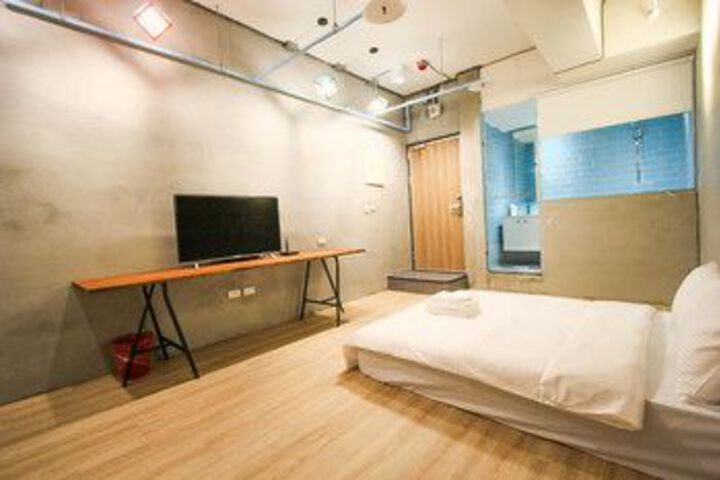 Room 52 of 64