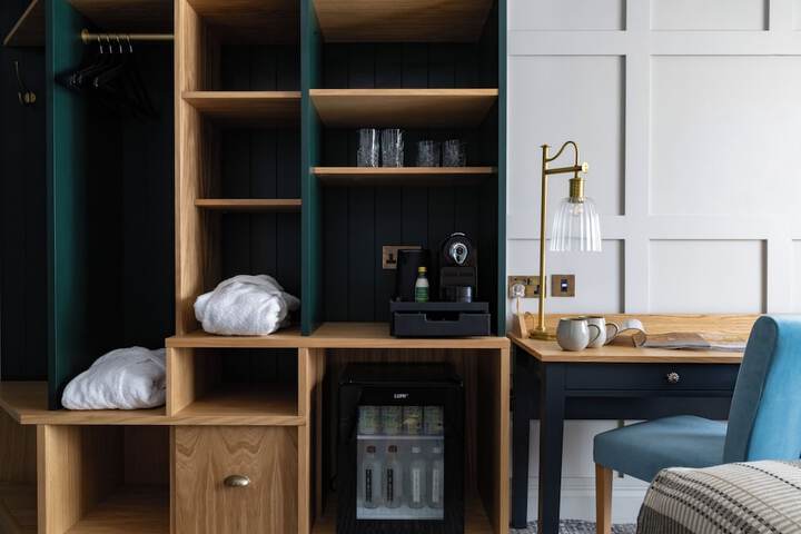 Room 25 of 63