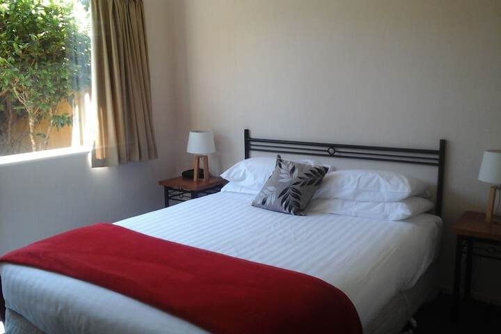 Room 6 of 42