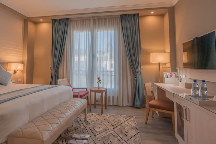 Room 42 of 76