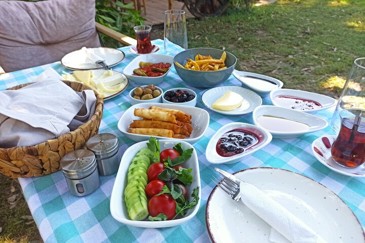 Breakfast/Coffee Service 83 of 95