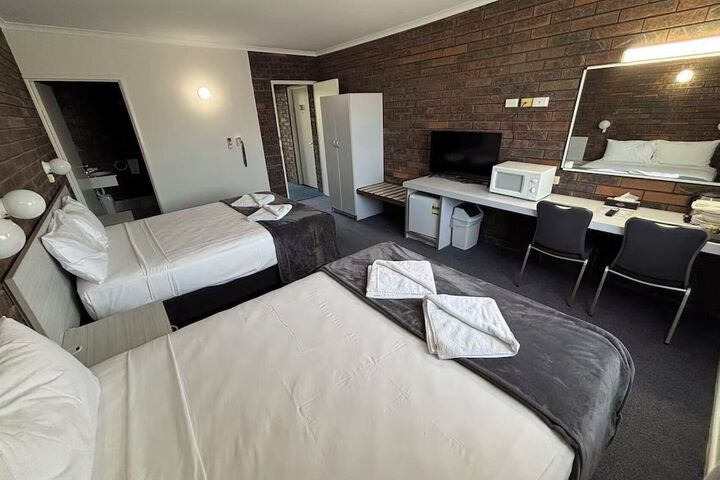 Room 6 of 53