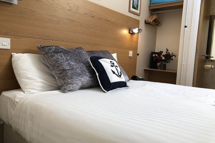 Room 2 of 31