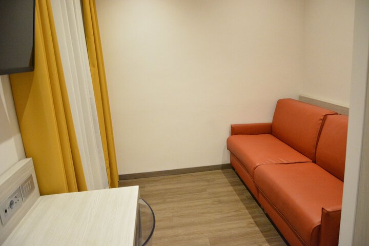 Room 34 of 112