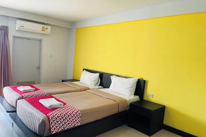 Room 17 of 33