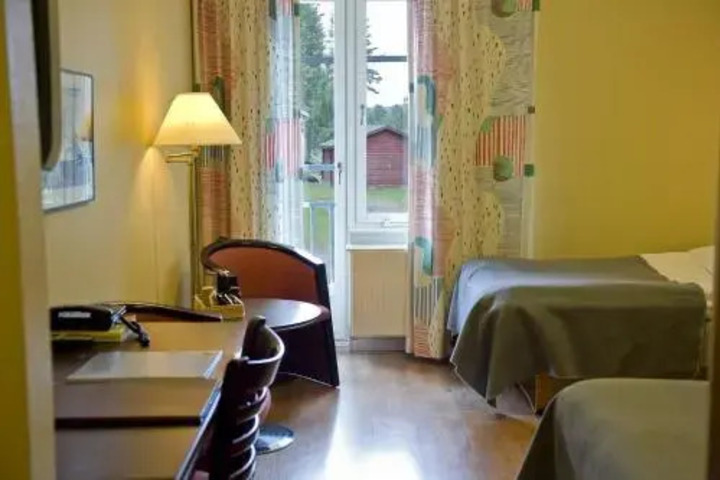 Room 2 of 14