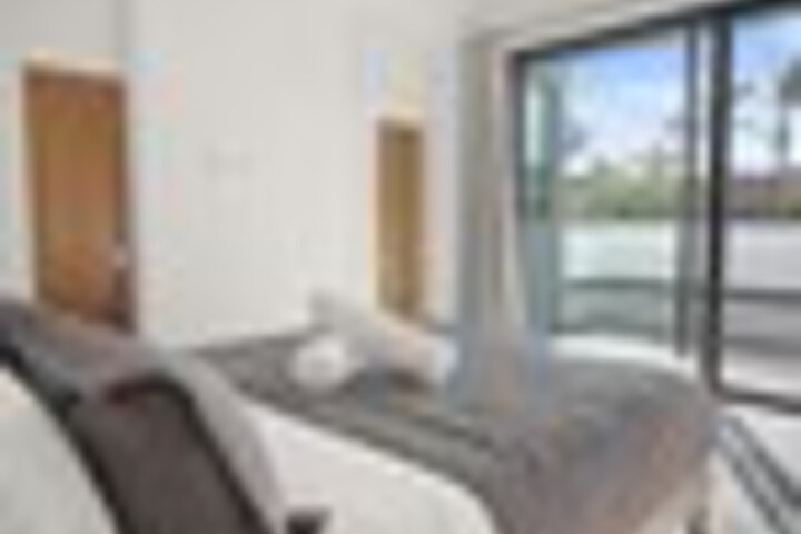 Room 5 of 108