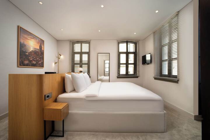 Room 14 of 40