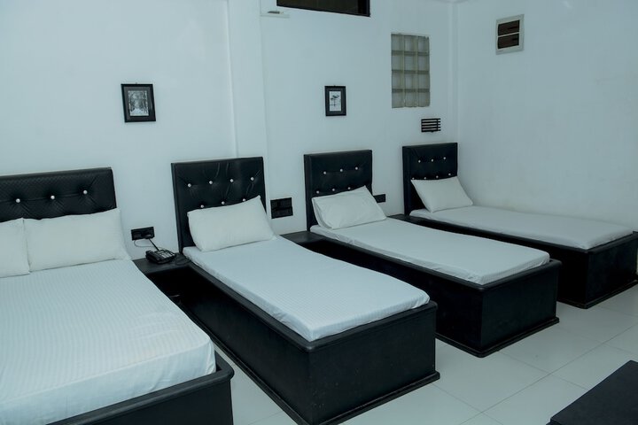 Room 6 of 94